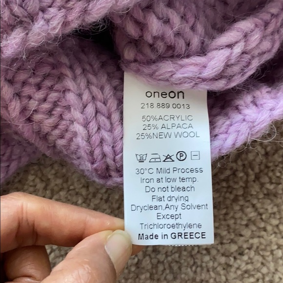 Drop shoulder NWT cropped woolen sweater - Picture 6 of 9